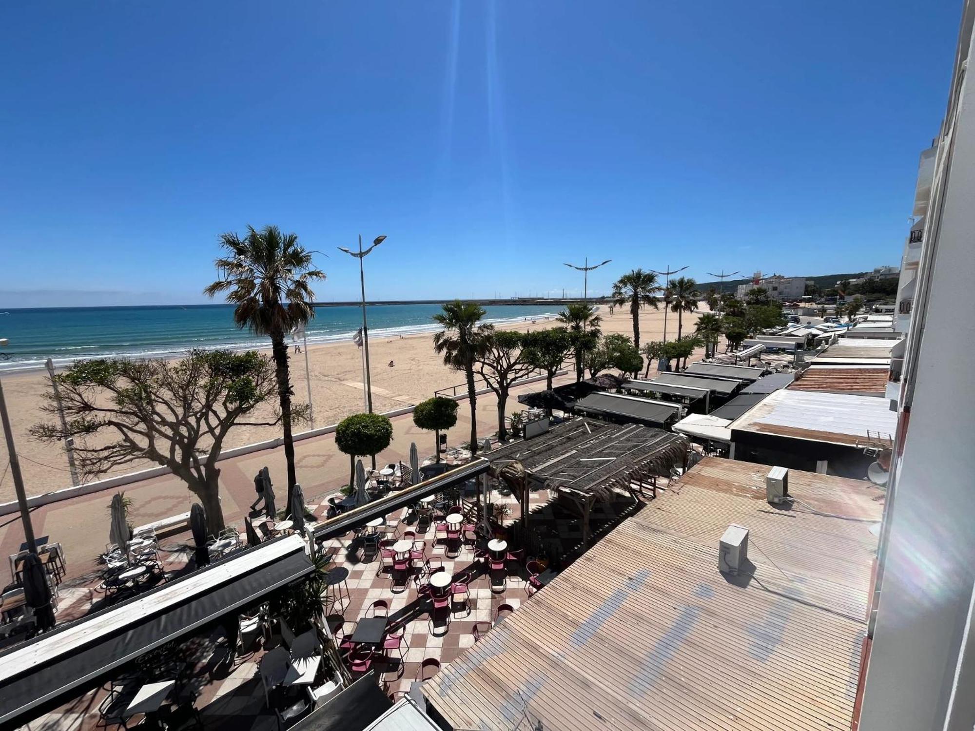 Spacious In - Terrace With Sea View Appartamento
